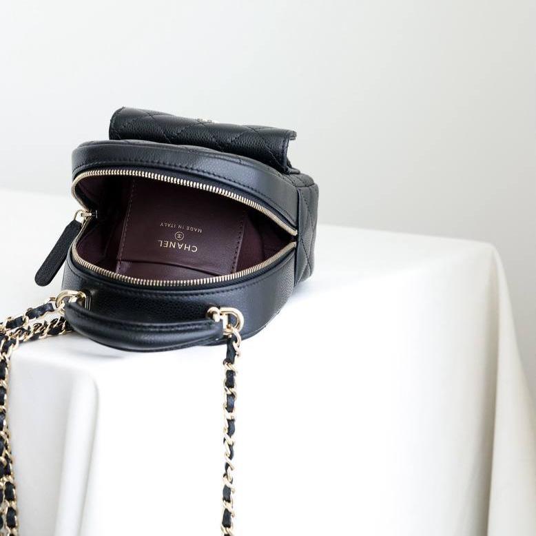 Chanel Kapitone Küçük CC Günlük Sırt Çantası Siyah Havyar Açık Altın Donanım - Glimmer of Luxury