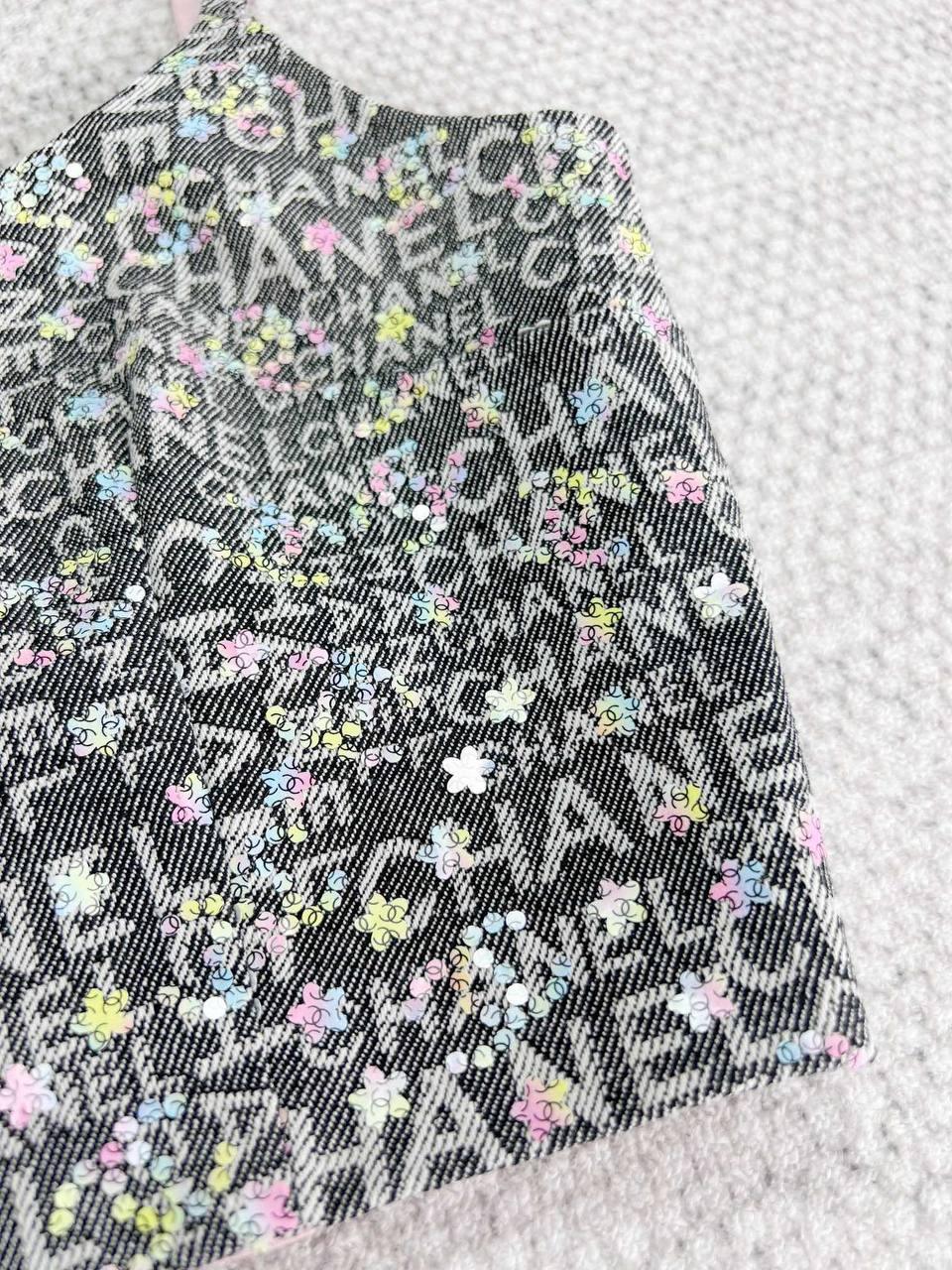 Chanel 24C Patlayıcı İşlemeli Payet logo Denim Kaşkorse - Glimmer of Luxury