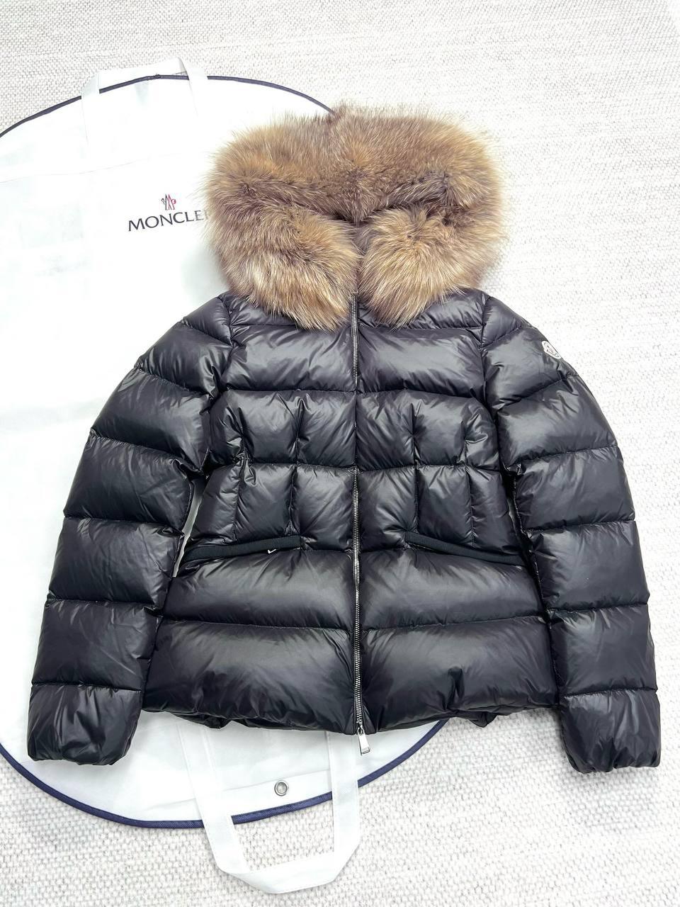 Moncler Koyun Postu Kapşonlu Boed Kısa Şişme Mont - Glimmer of Luxury