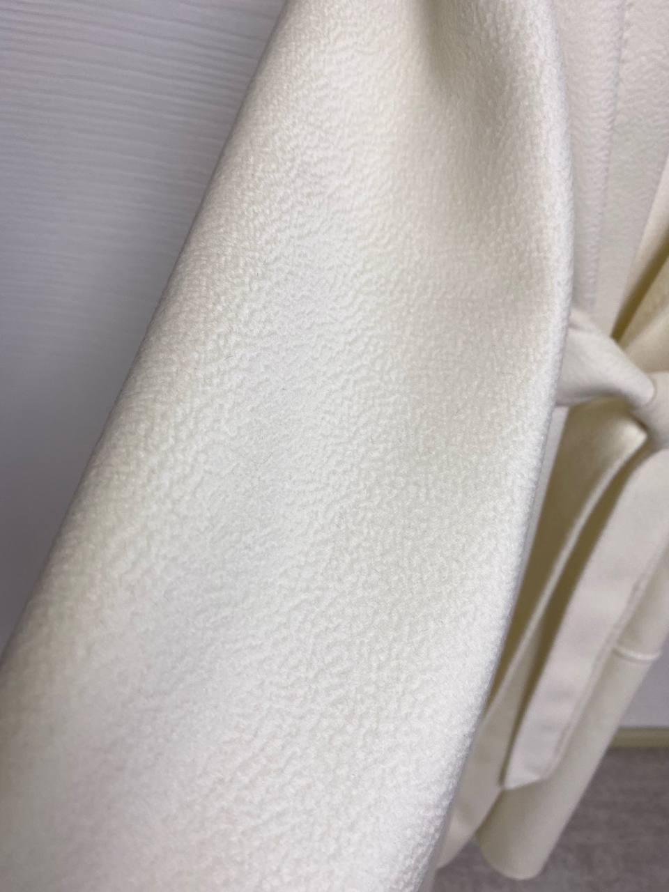 Max Mara Beli Kuşaklı Kaşmir Kaban (Copy) - Glimmer of Luxury