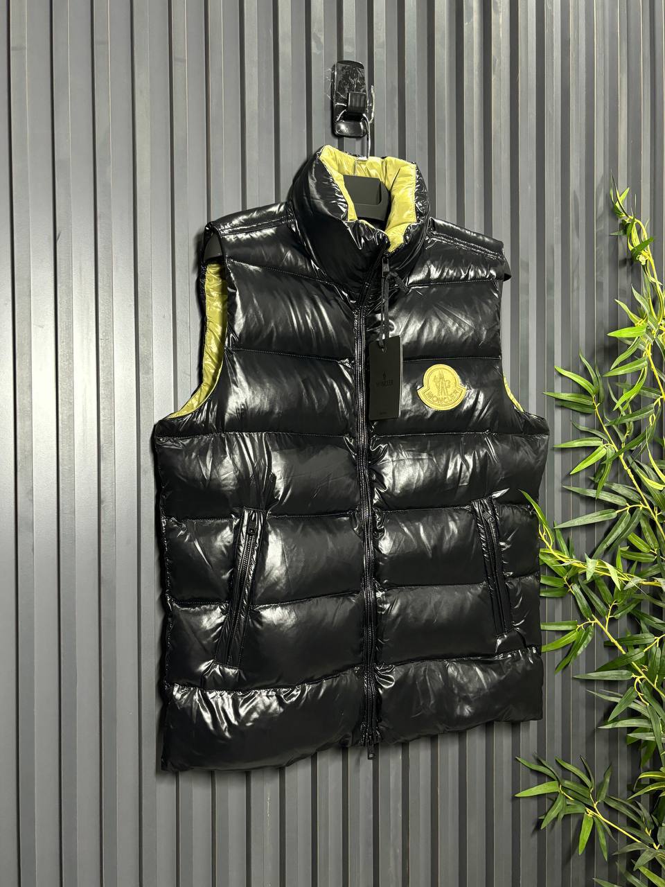 Moncler Kaz Tüyü Dolgulu Yelek - Glimmer of Luxury