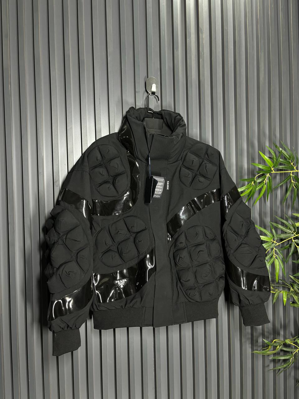 Prada 25S Erkek Mont - Glimmer of Luxury