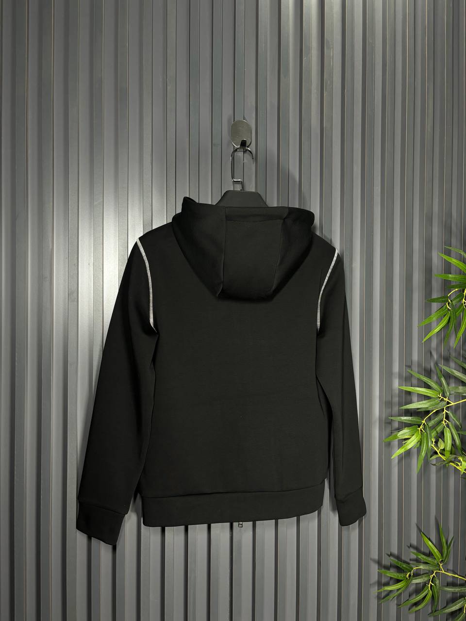 Prada S25 Erkek Eşofman Takımı - Glimmer of Luxury