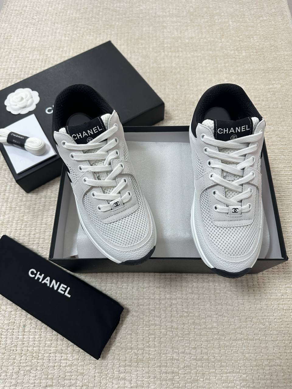 أحذية رياضية من شانيل