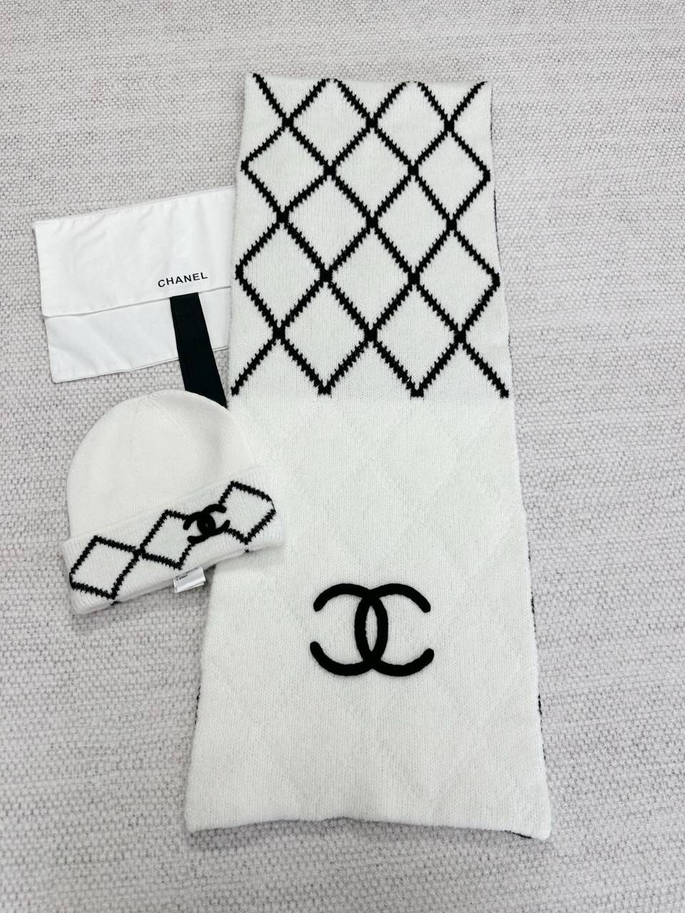 Chanel 25 Atkı