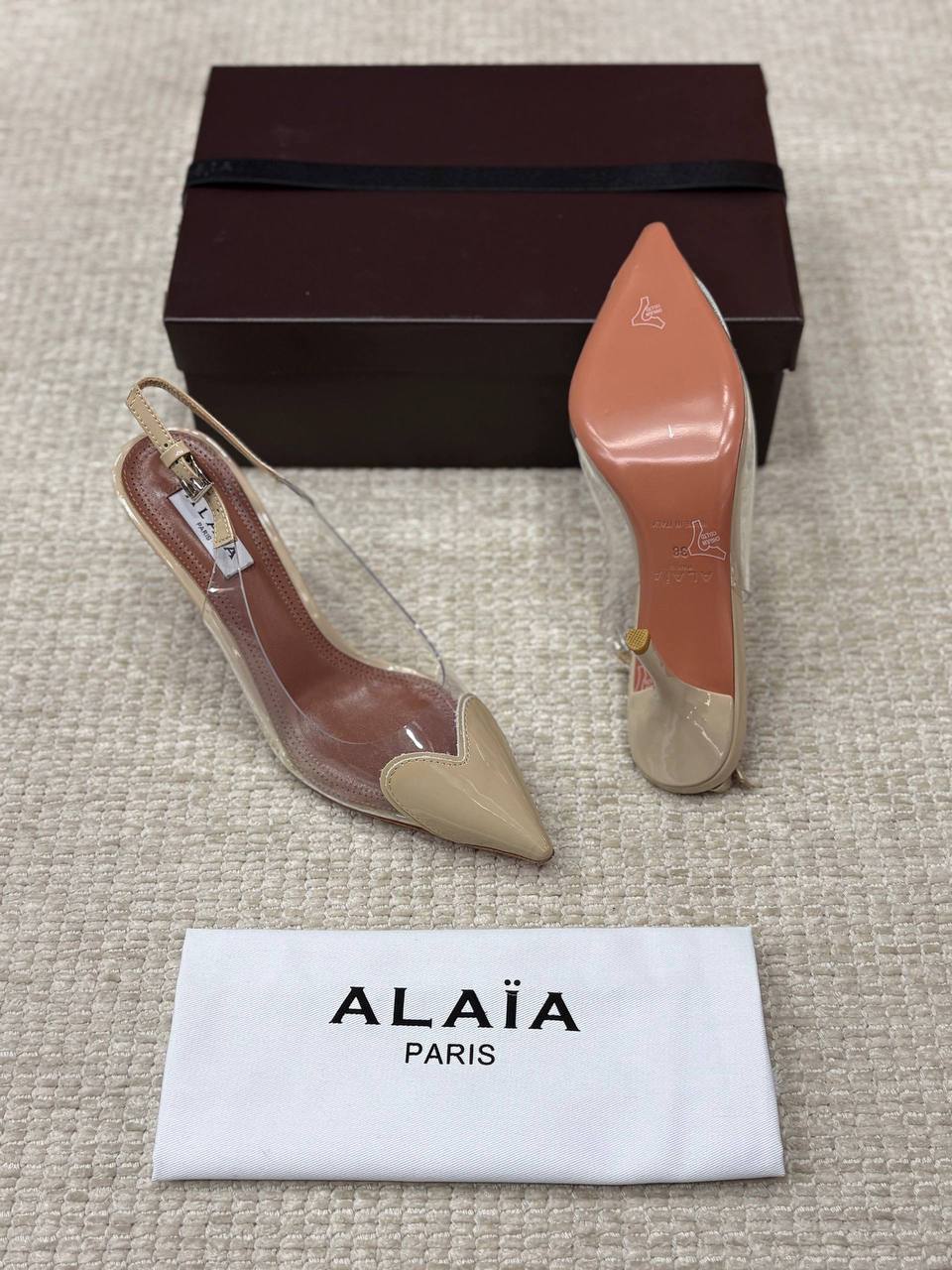 ALAIA LE CŒUR Open Back Open Back in Patent Lambskin