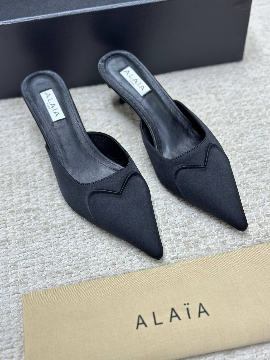 ALAIA LE COEUR 3D Slippers