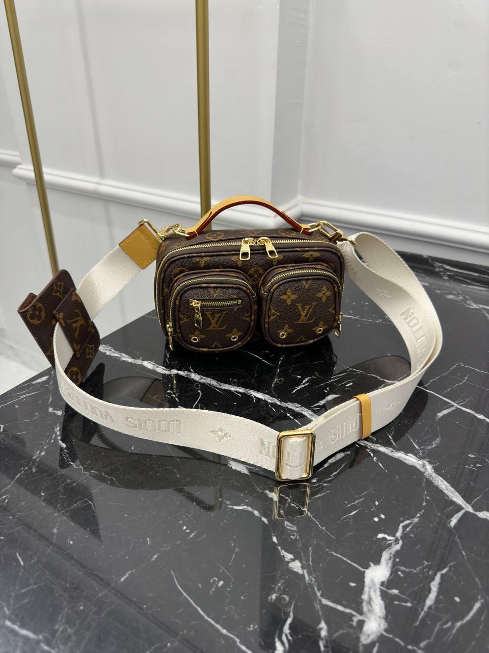 Louis Vuitton Çapraz Utility Deri Çanta - Glimmer of Luxury