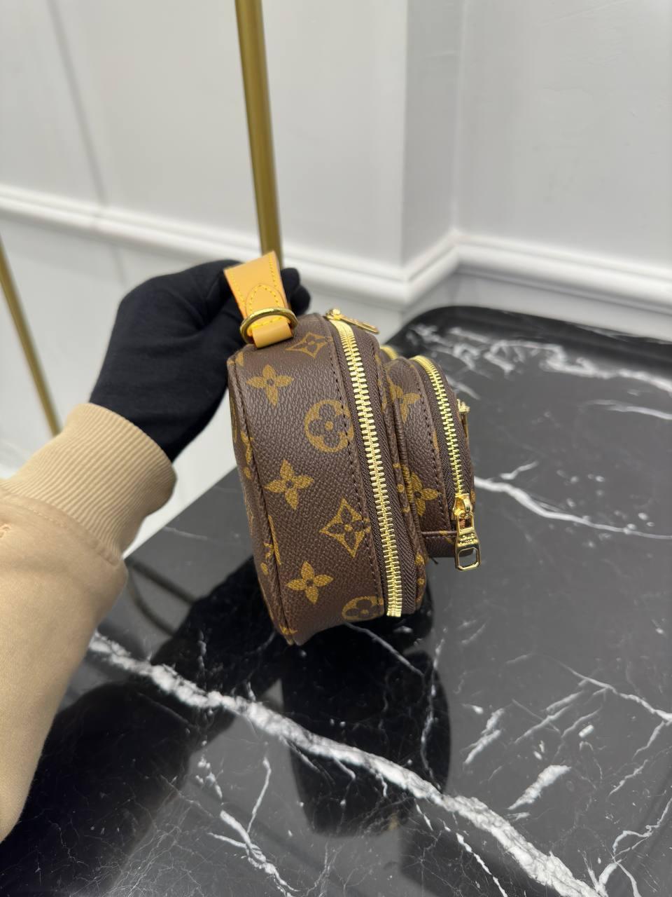 Louis Vuitton Çapraz Utility Deri Çanta - Glimmer of Luxury
