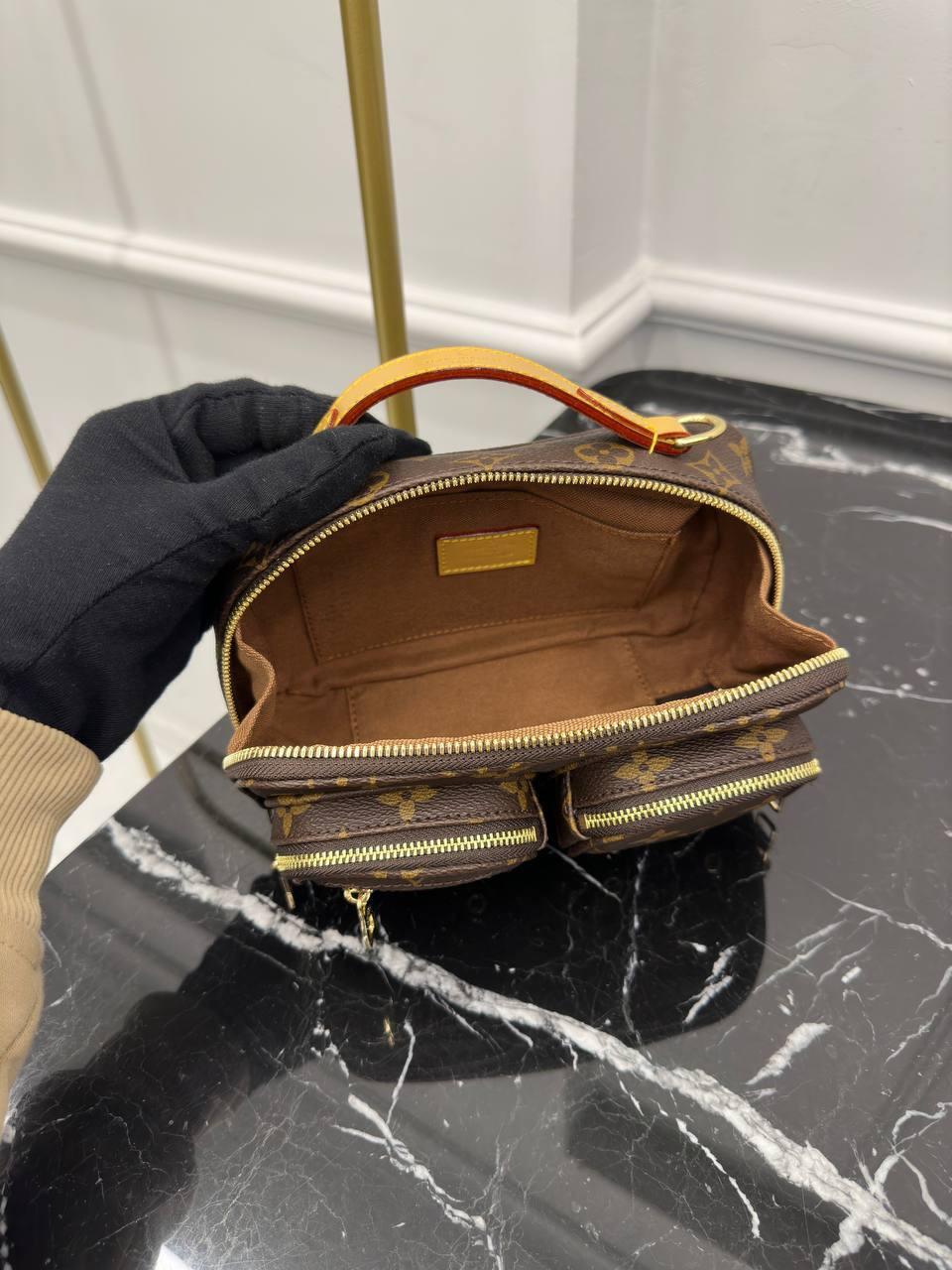 Louis Vuitton Çapraz Utility Deri Çanta - Glimmer of Luxury