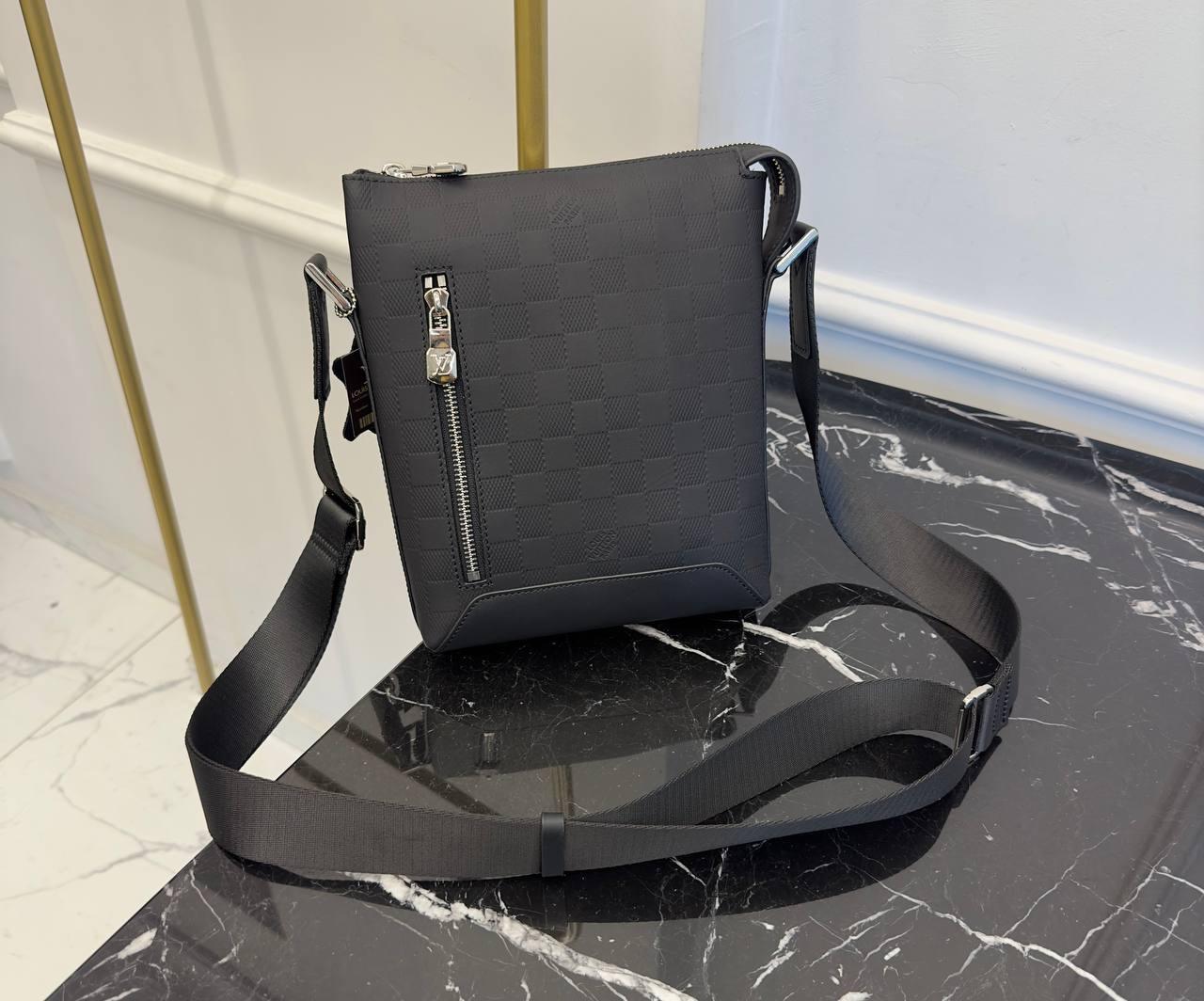 Louis Vuitton Damier Infini Discovery Messenger BB Onyx - Glimmer of Luxury