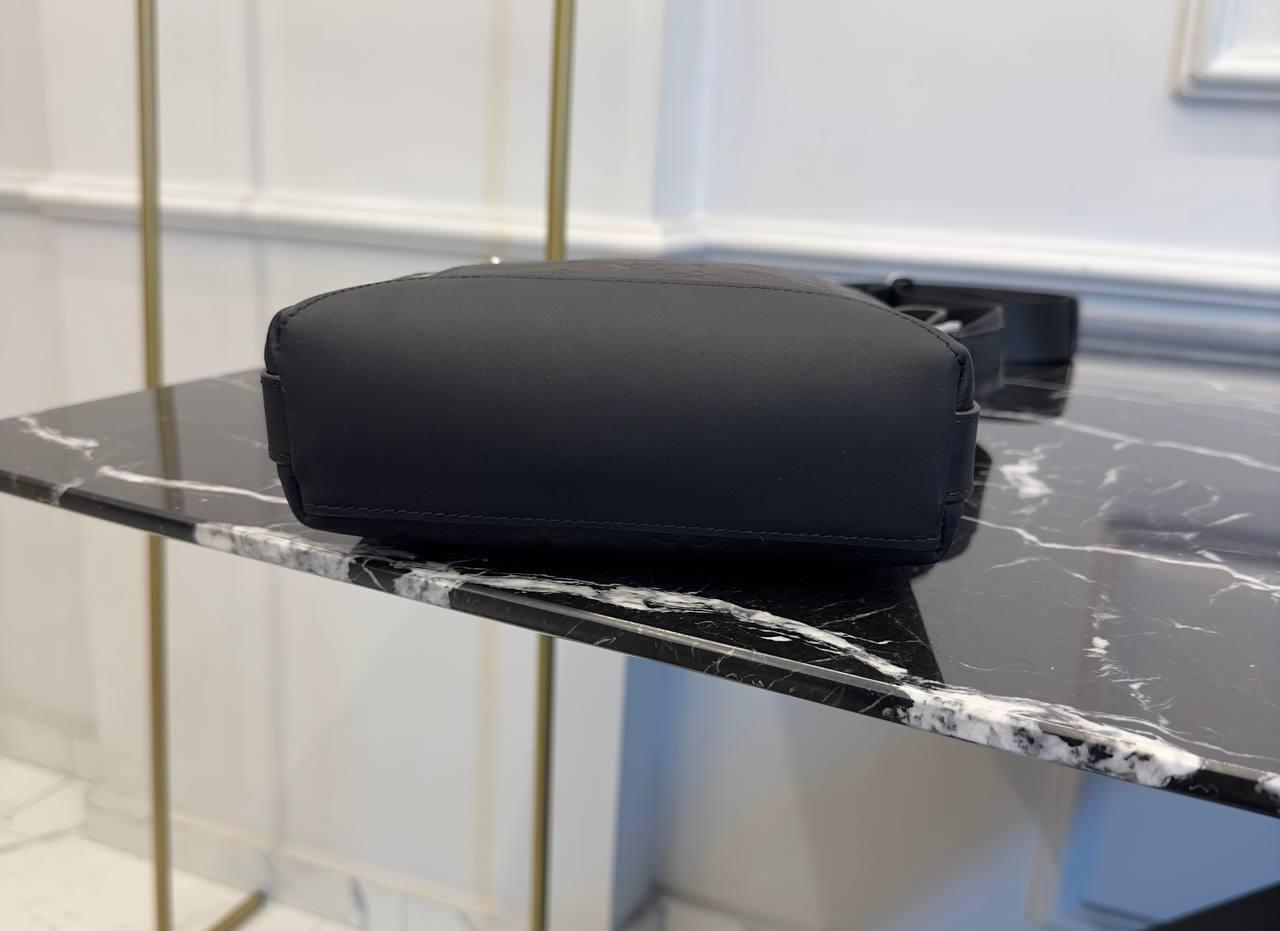 Louis Vuitton Damier Infini Discovery Messenger BB Onyx - Glimmer of Luxury