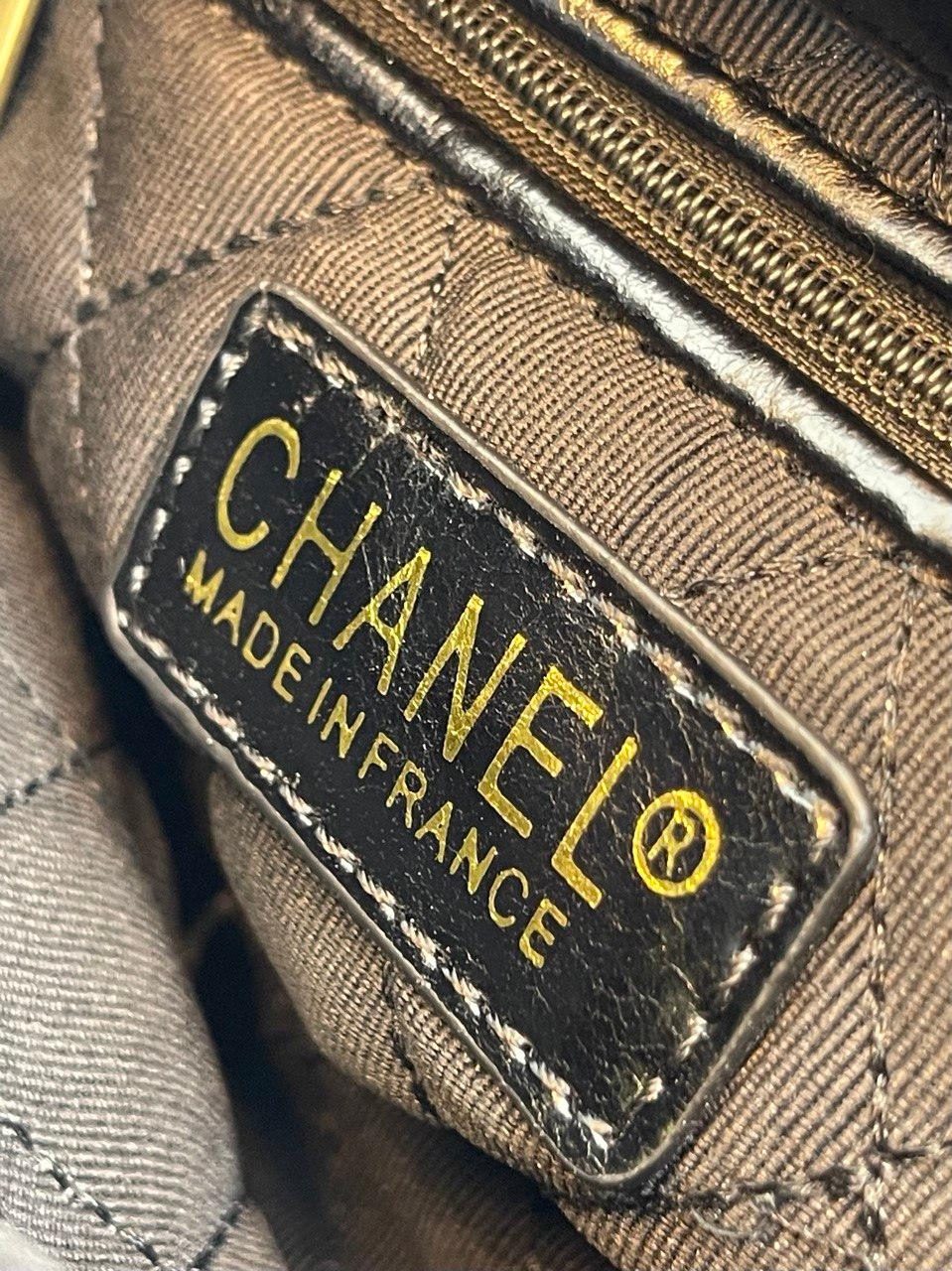 Chanel Siyah Dana Derisi Küçük Kova Çantası İnci Takılar İle - Glimmer of Luxury