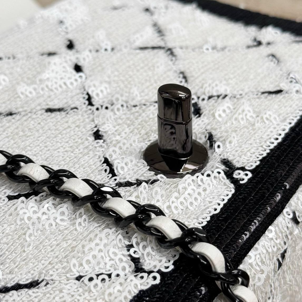 Chanel Sequin CC Küçük Tek Kanatlı Beyaz Siyah - Glimmer of Luxury