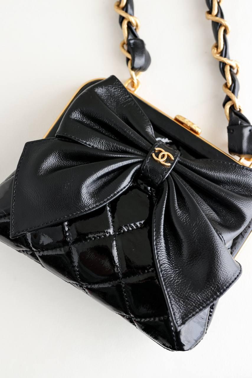 Chanel CC Mini 13 Siyah Kuzu Derisi Kayışlı Clutch - Glimmer of Luxury