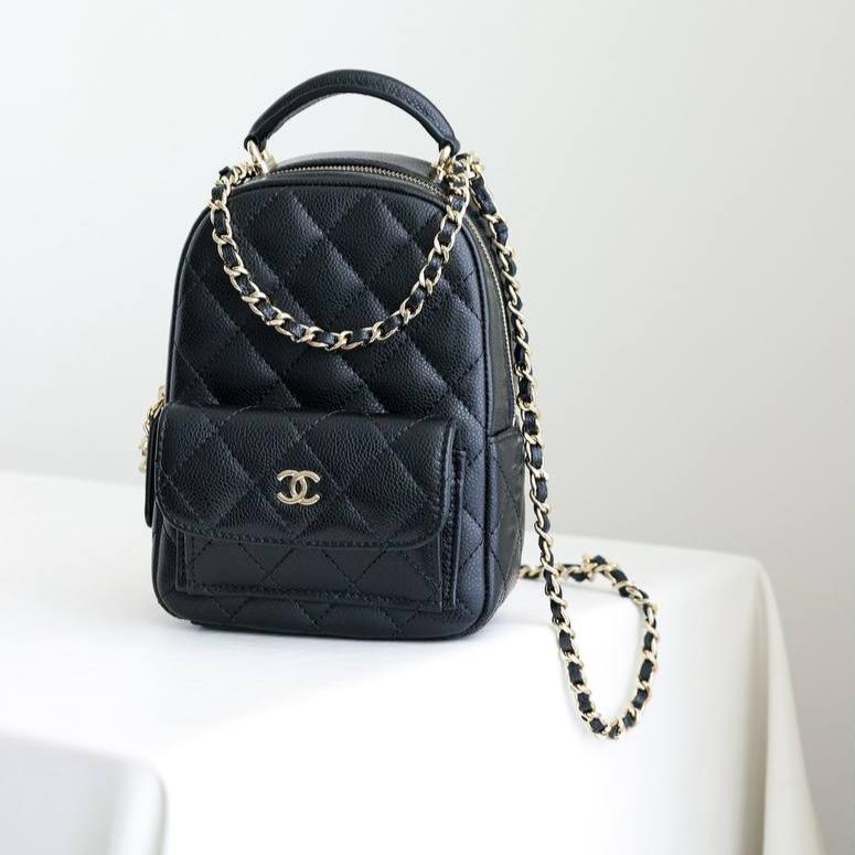 Chanel Kapitone Küçük CC Günlük Sırt Çantası Siyah Havyar Açık Altın Donanım - Glimmer of Luxury