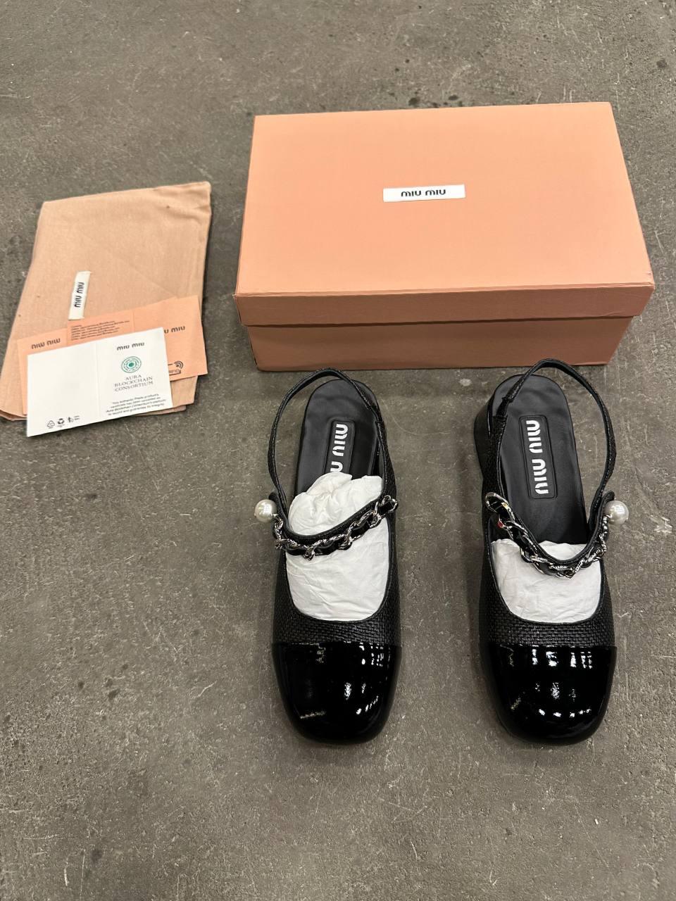 Miu Miu Rugan ve Rafia Askılı Ayakkabılar - Glimmer of Luxury