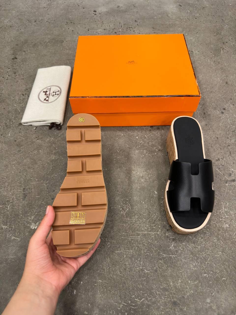 Hermès Eze Sandalet Siyah - Glimmer of Luxury