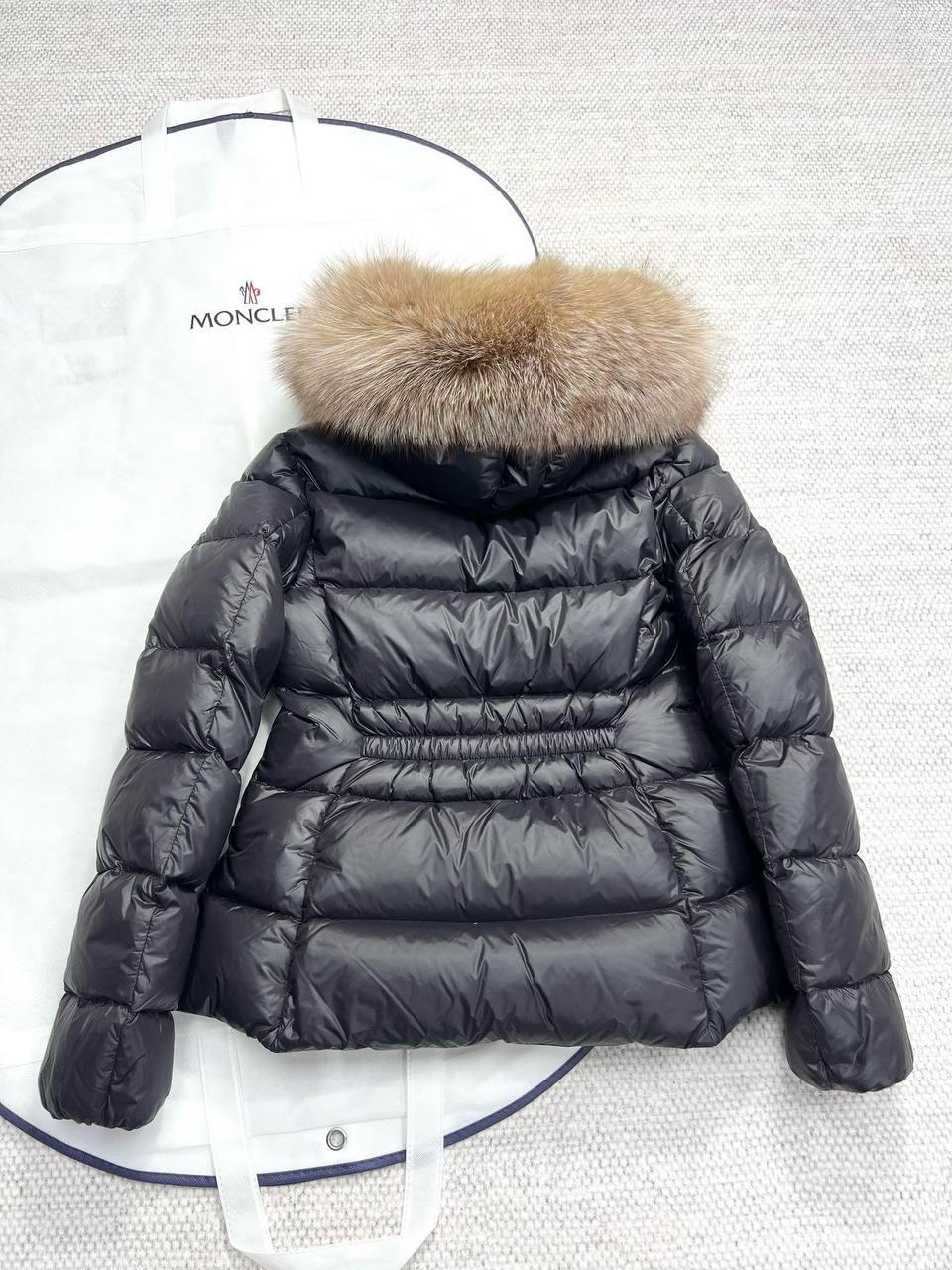 Moncler Koyun Postu Kapşonlu Boed Kısa Şişme Mont - Glimmer of Luxury