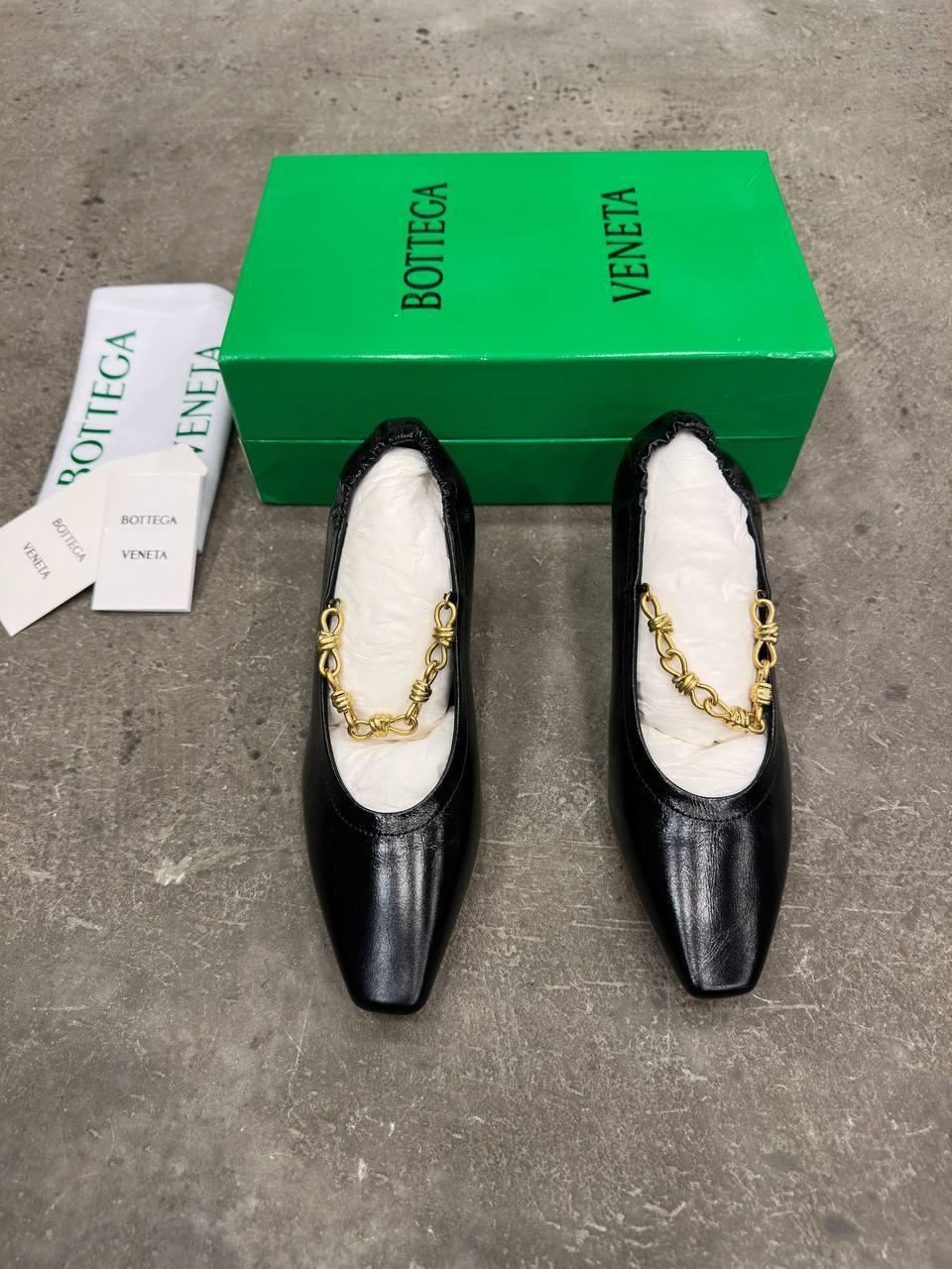 Bottega Veneta Keskin Zincirli Topuklu Ayakkabı - Glimmer of Luxury