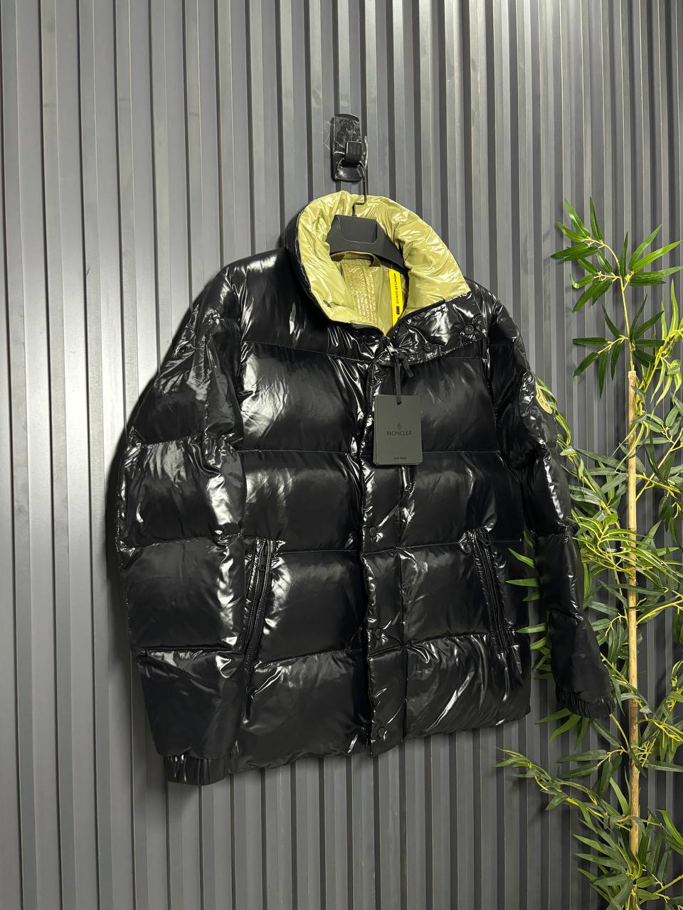 Moncler Kaz Tüyü Dolgulu S25 Erkek Mont - Glimmer of Luxury