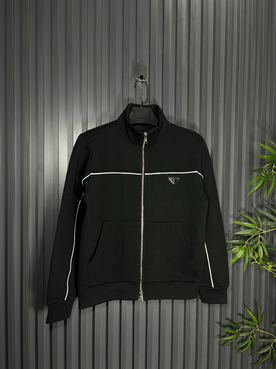 Prada S25 Erkek Eşofman Takımı - Glimmer of Luxury