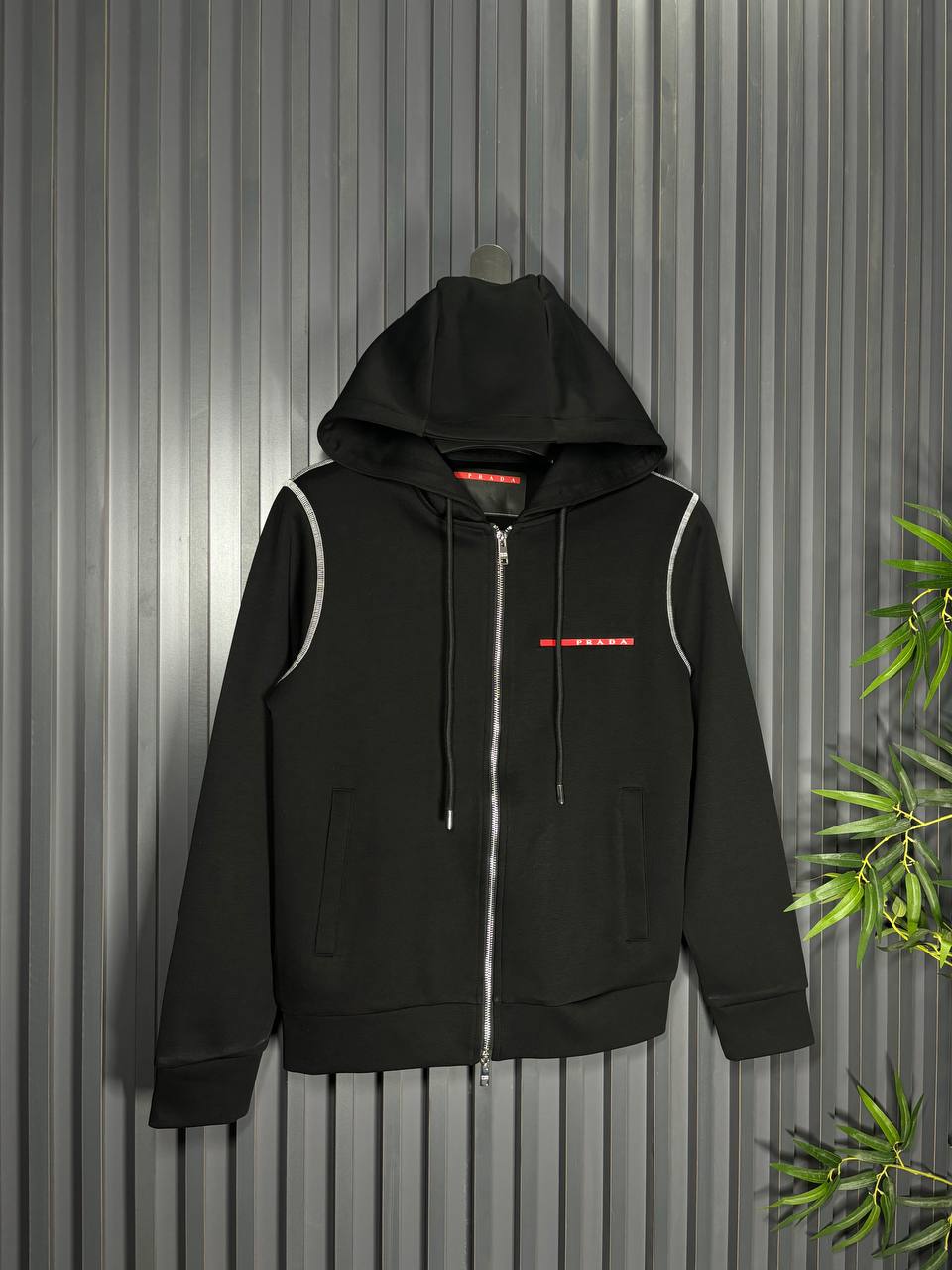 Prada S25 Erkek Eşofman Takımı - Glimmer of Luxury