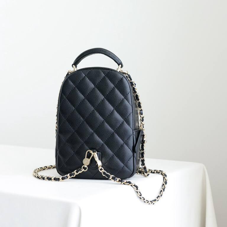 Chanel Kapitone Küçük CC Günlük Sırt Çantası Siyah Havyar Açık Altın Donanım - Glimmer of Luxury