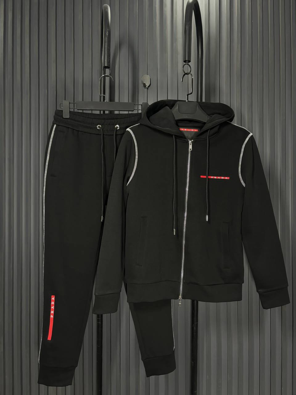 Prada S25 Erkek Eşofman Takımı - Glimmer of Luxury