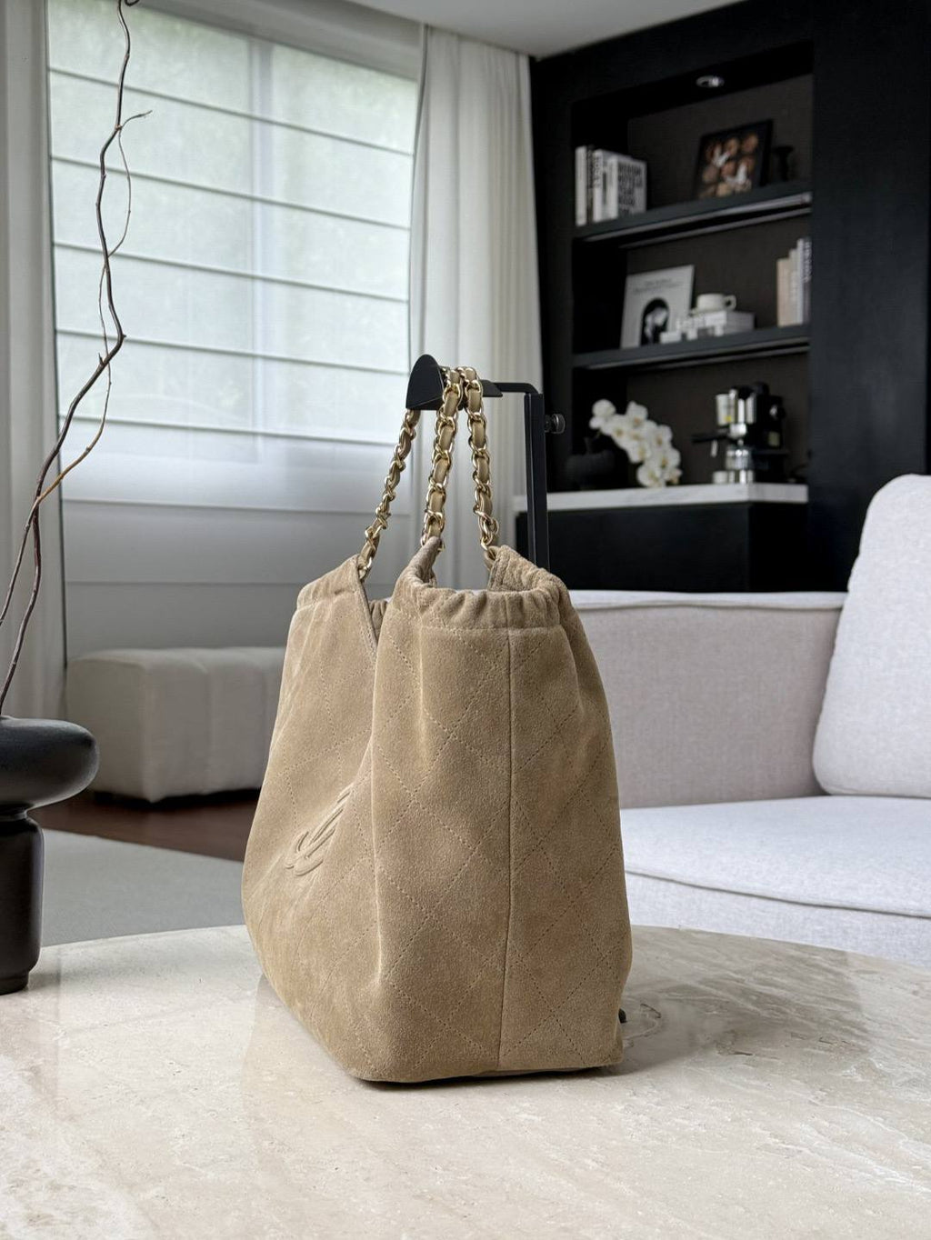 Chanel Süet Kapitone Neo Cabas / Maxi CC Hobo Alışveriş Çantası – Bej