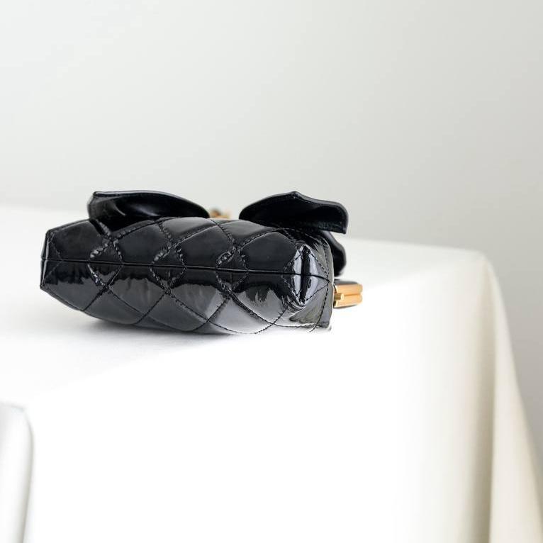 Chanel CC Mini 13 Siyah Kuzu Derisi Kayışlı Clutch - Glimmer of Luxury