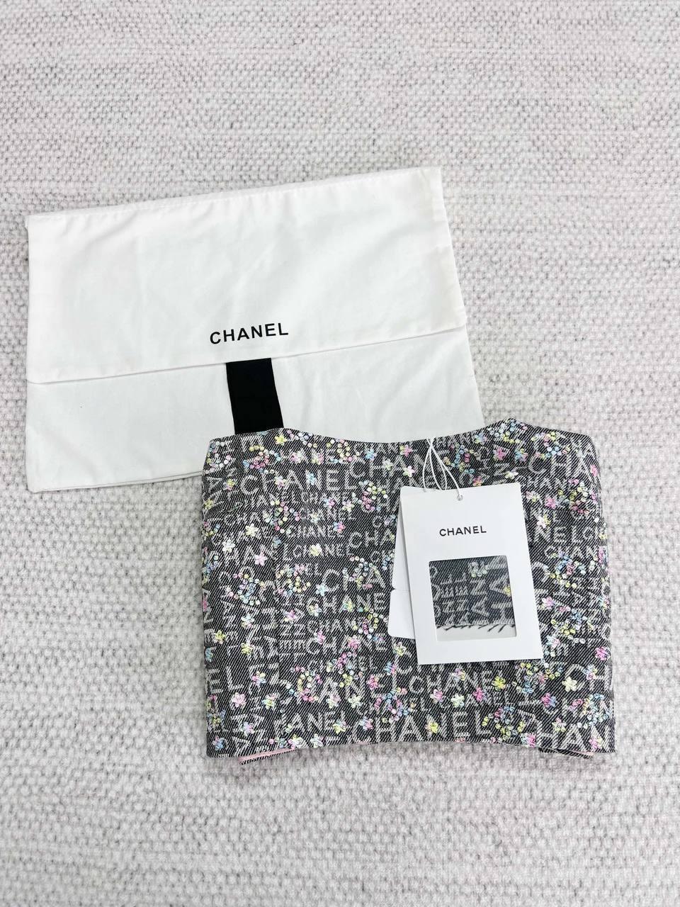 Chanel 24C Patlayıcı İşlemeli Payet logo Denim Kaşkorse - Glimmer of Luxury