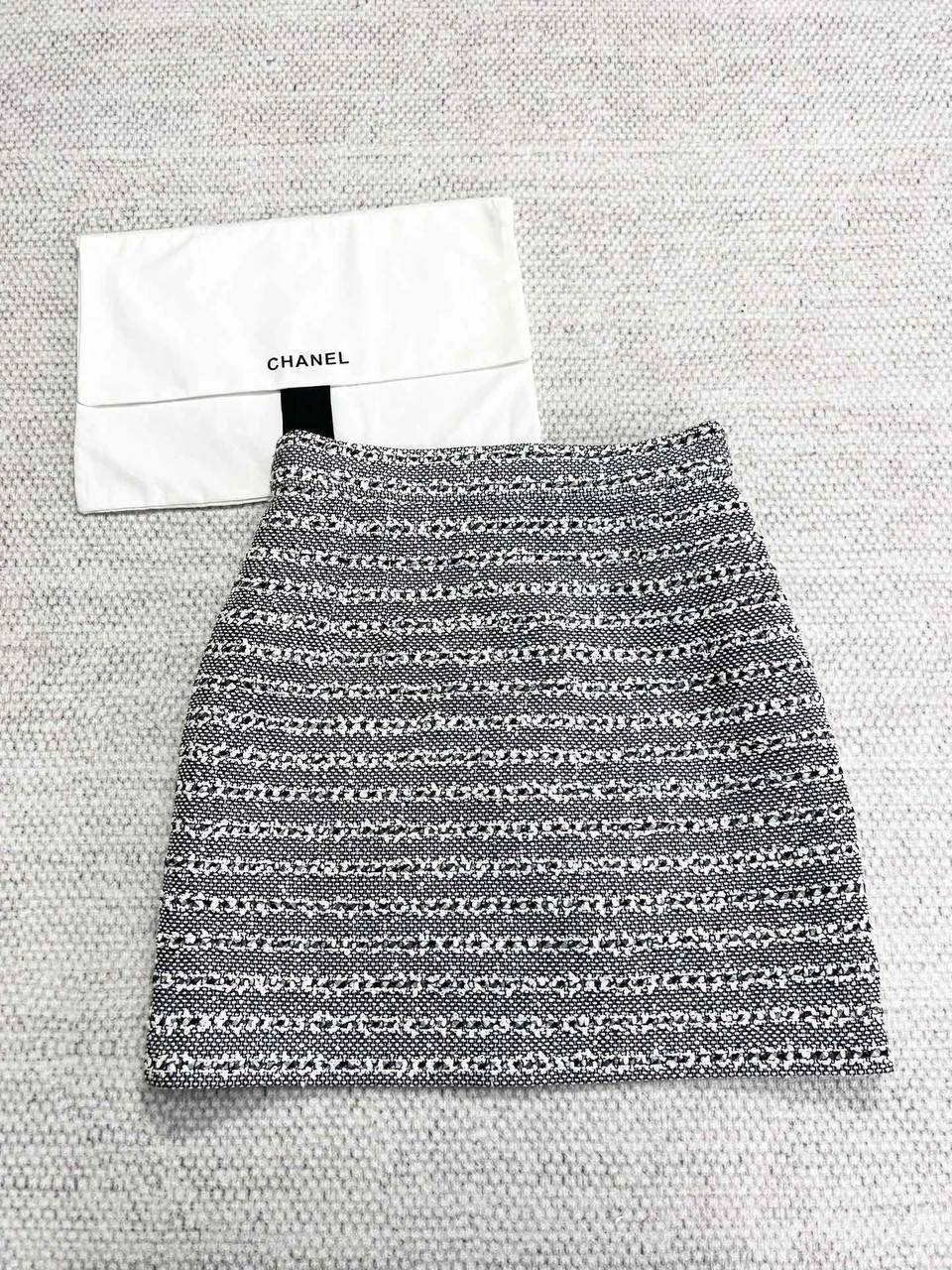 Chanel Orta Uzunlukta Gri Etek - Glimmer of Luxury