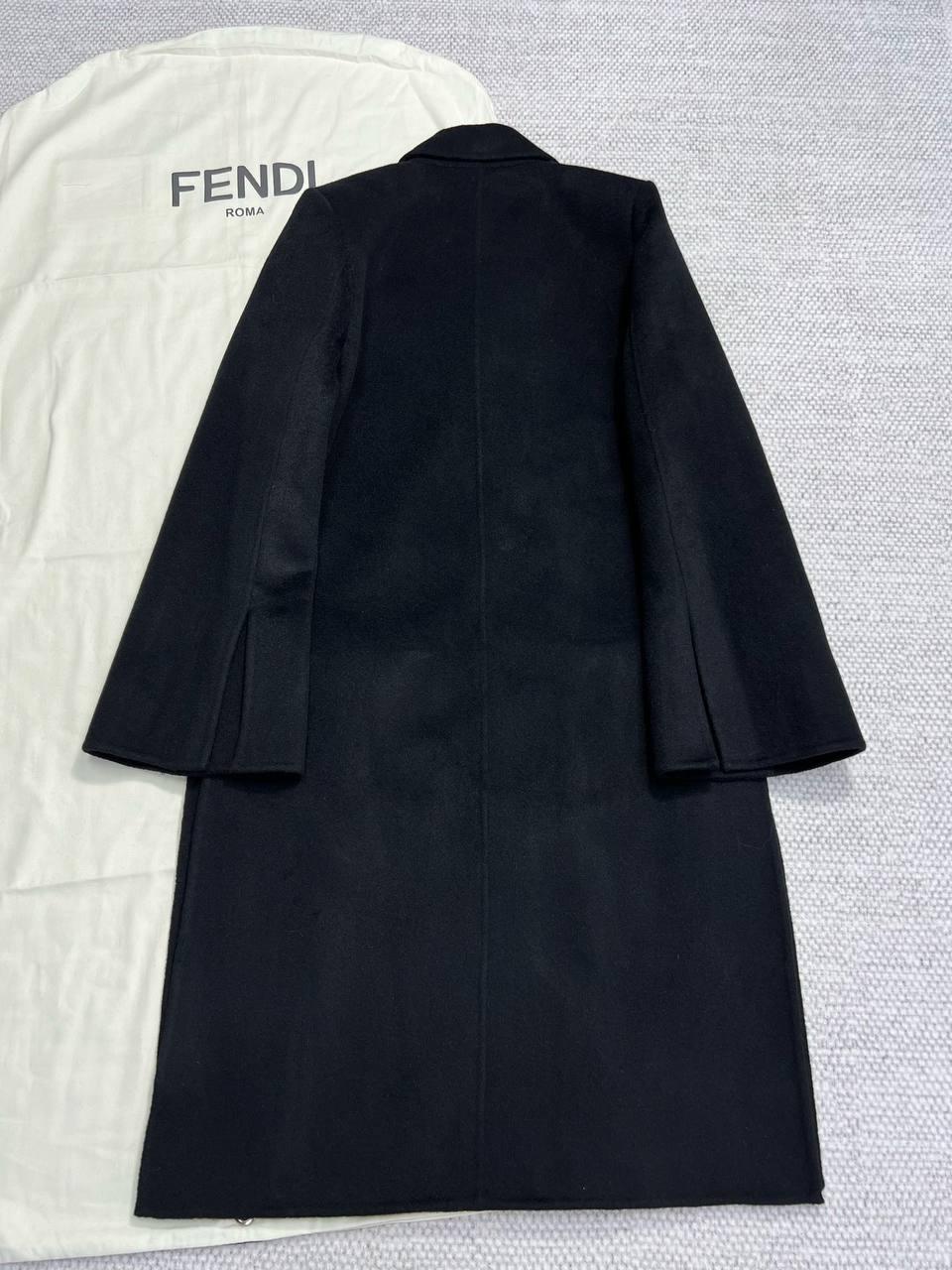 FENDI FF Cepli Kürk Manto - Glimmer of Luxury