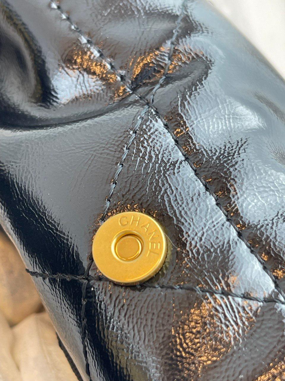 Chanel Siyah Dana Derisi Küçük Kova Çantası İnci Takılar İle - Glimmer of Luxury