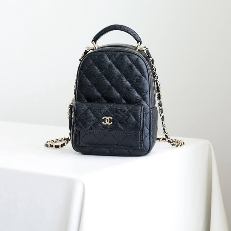 Chanel Kapitone Küçük CC Günlük Sırt Çantası Siyah Havyar Açık Altın Donanım - Glimmer of Luxury