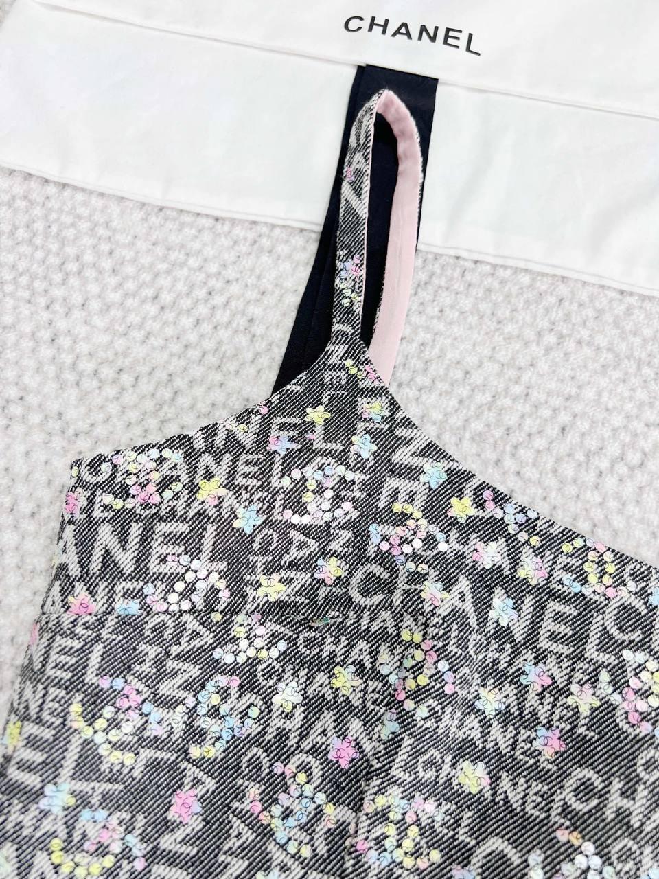 Chanel 24C Patlayıcı İşlemeli Payet logo Denim Kaşkorse - Glimmer of Luxury