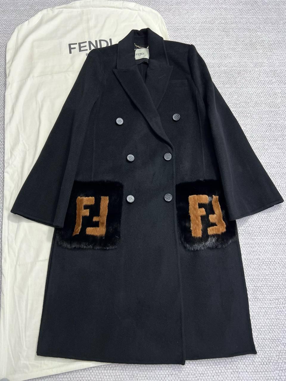 FENDI FF Cepli Kürk Manto - Glimmer of Luxury