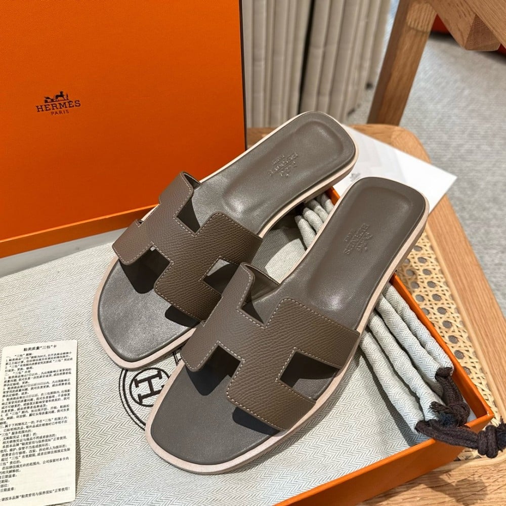 Hermès Oran Sandals Etoupe Epsom Leather